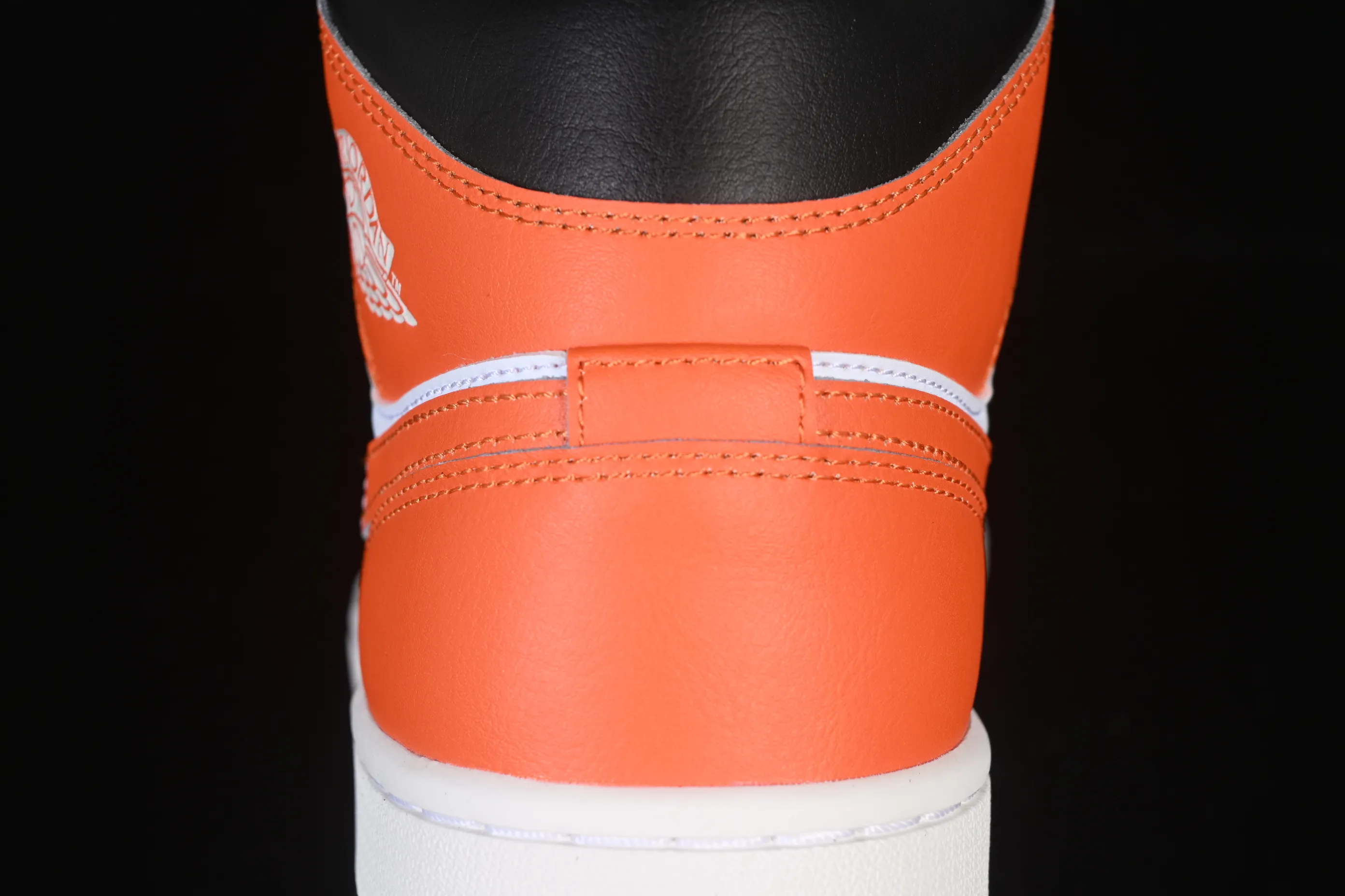 All categories Air Jordan Jordan series basketball shoes Air Jordan 1 Mid G version pure original Air Jordan 1 Mid AJ1 Joe 1 black and white orange DQ8426-801